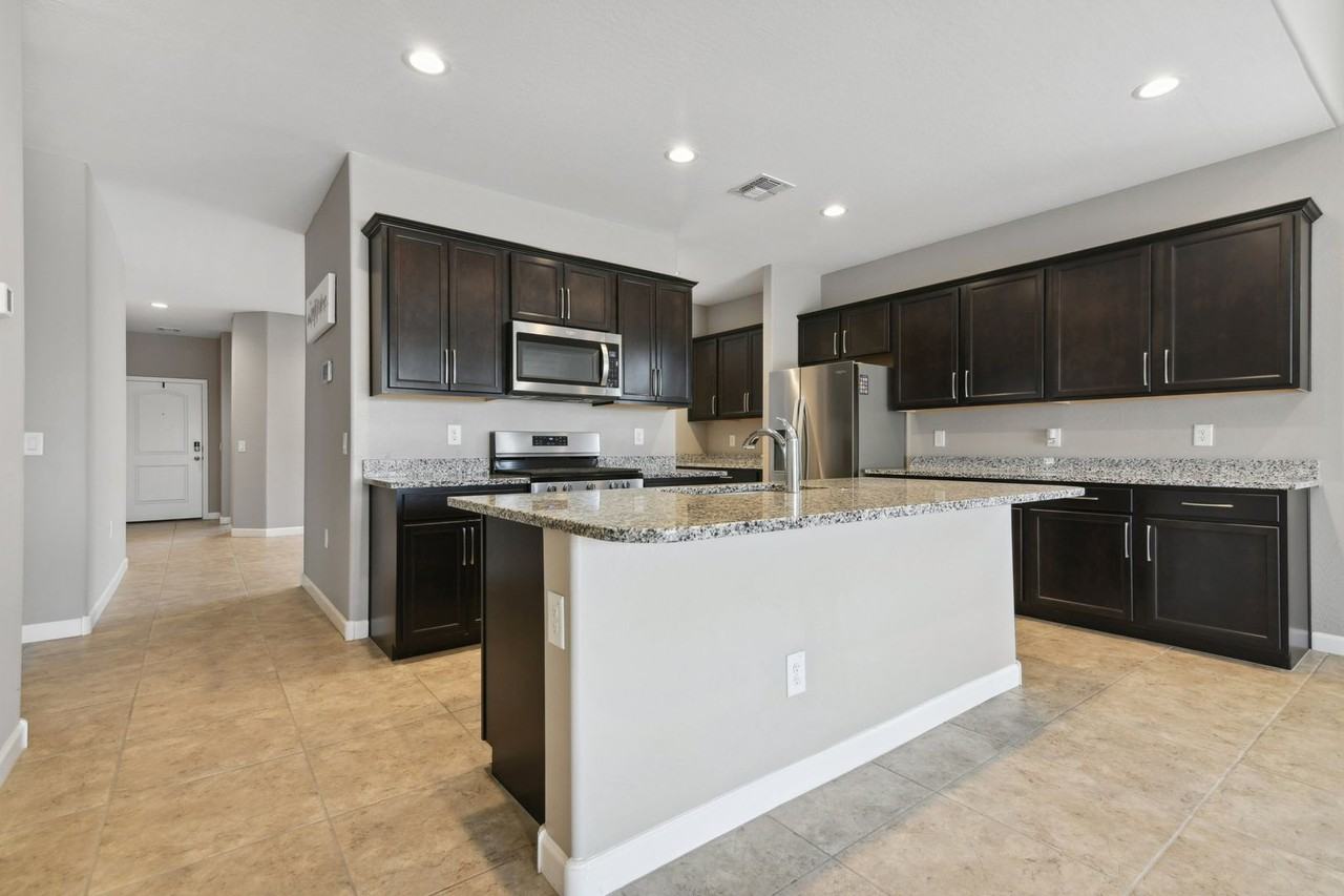 29826 W Whitton Ave - Photo 6 of 24