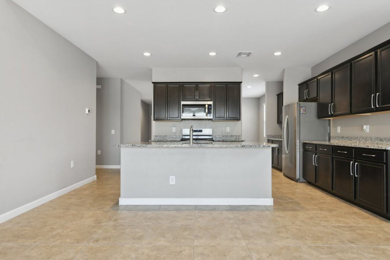 29826 W Whitton Ave - Photo 5 of 24