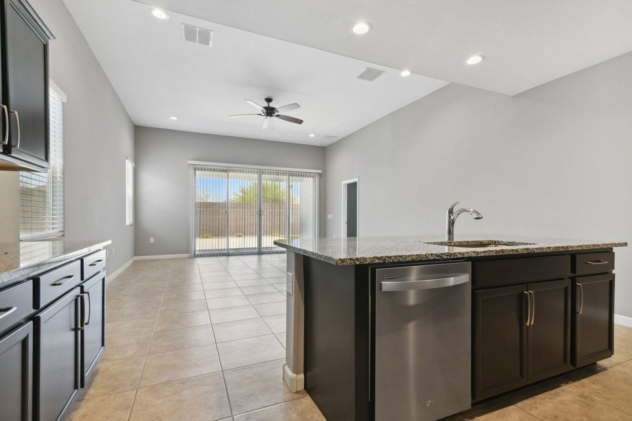 29826 W Whitton Ave - Photo 7 of 24