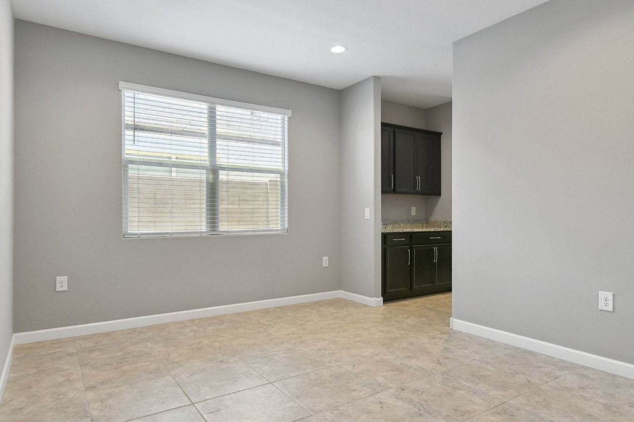 29826 W Whitton Ave - Photo 3 of 24