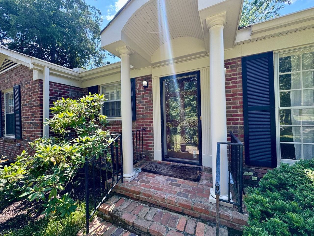 3905A Trimble Rd - Photo 2 of 25