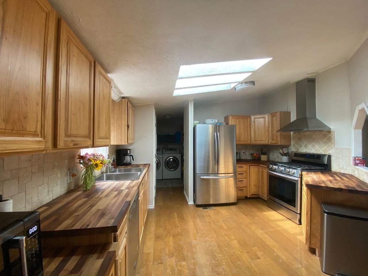 3811 Deer Ln - Photo 3 of 10