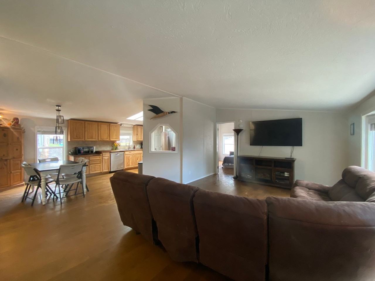 3811 Deer Ln - Photo 4 of 10