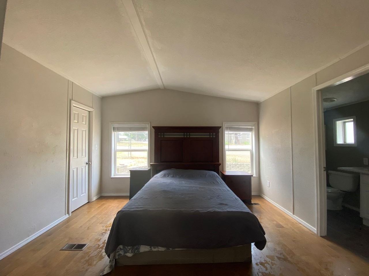 3811 Deer Ln - Photo 6 of 10