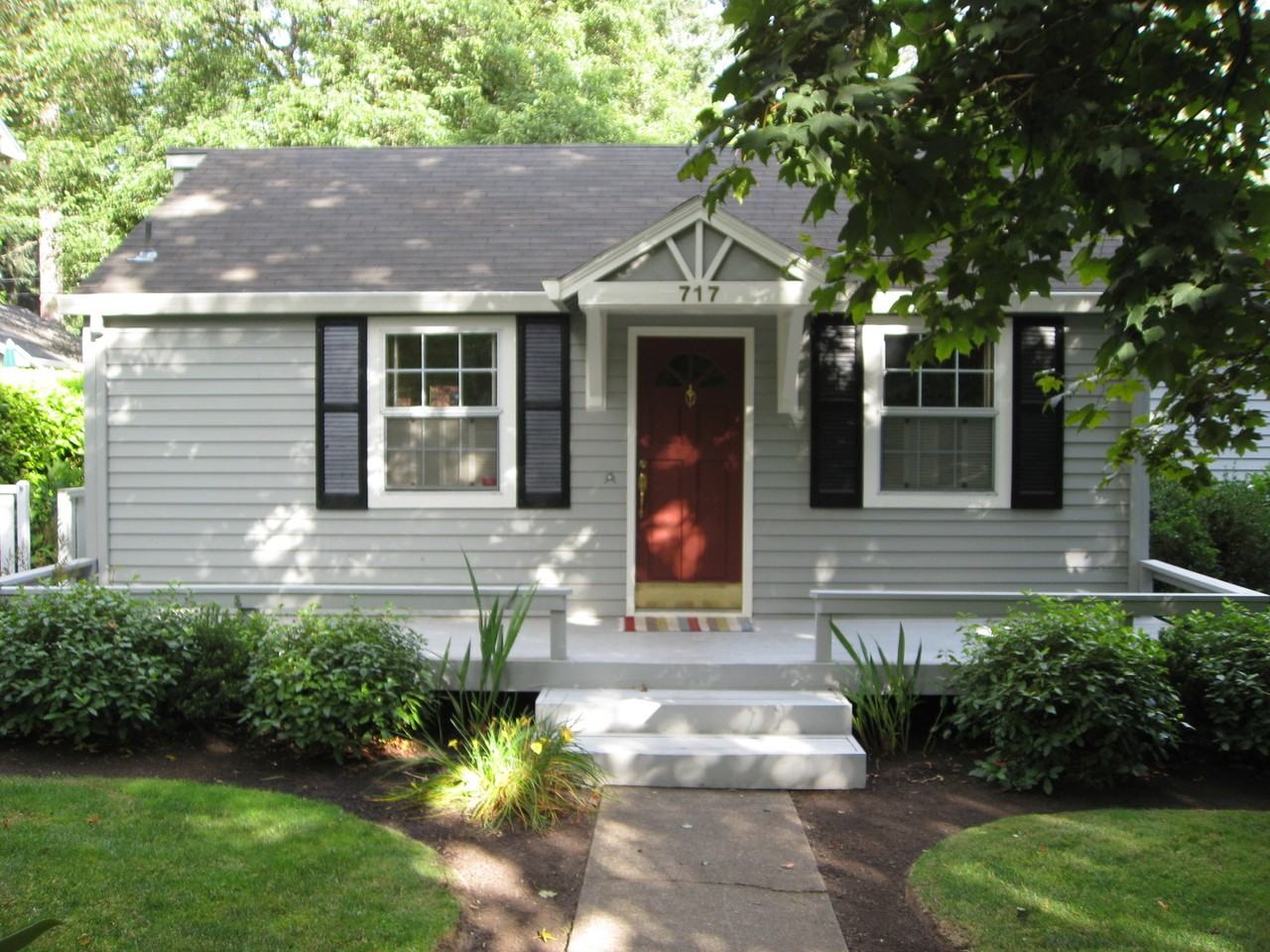 717 9th St - Photo 2 of 15