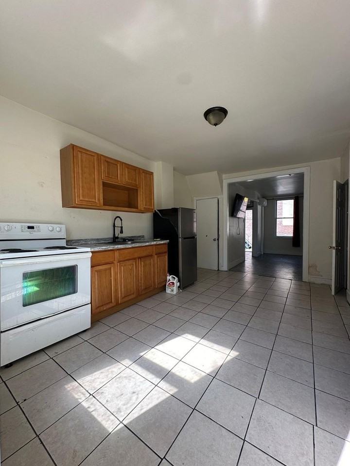 4323 N Orianna St - Photo 2 of 28