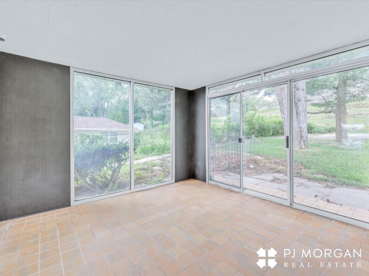 304 S 84th St - Photo 7 of 30