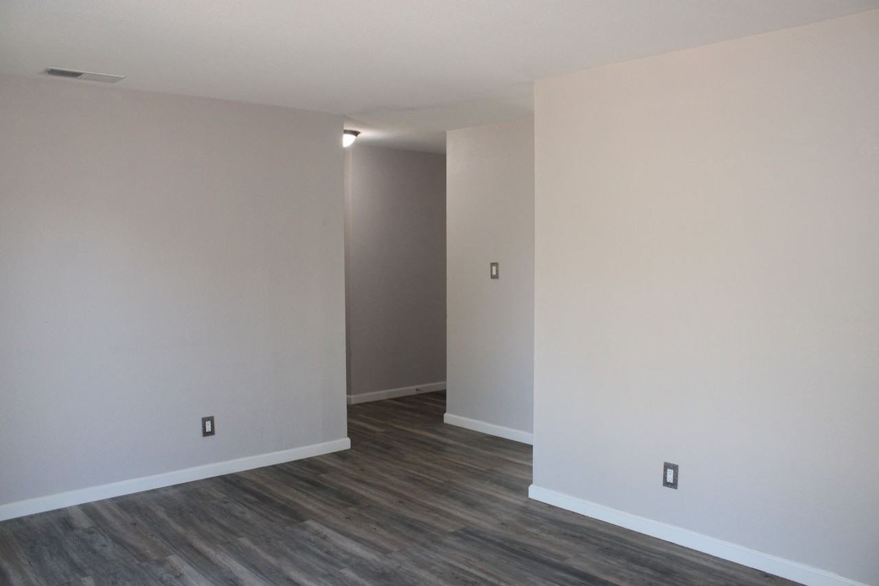 10404 Abbottford Way - Photo 3 of 17
