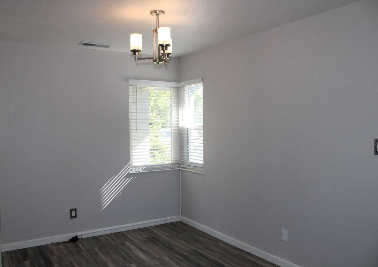 10404 Abbottford Way - Photo 7 of 17