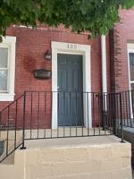 featured image of 135 42nd St
