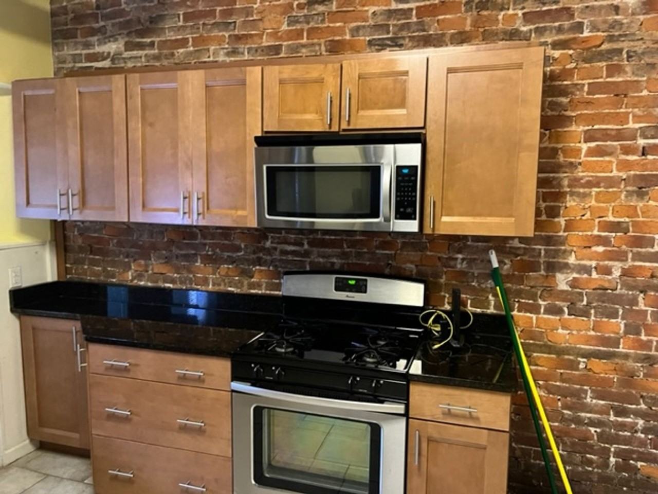 135 42nd St - Photo 5 of 27