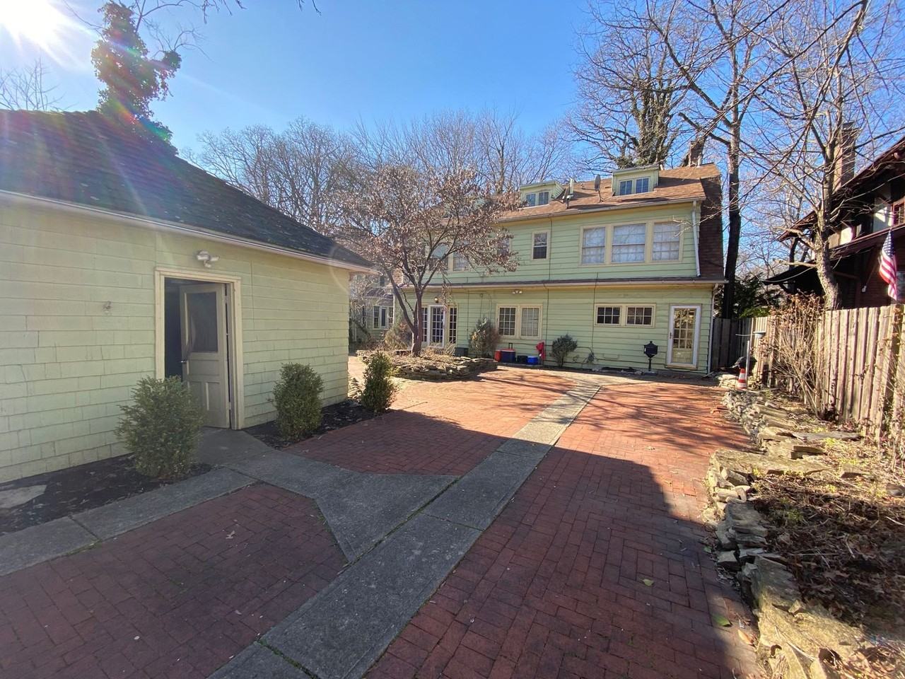 2086 Iuka Ave - Photo 2 of 20