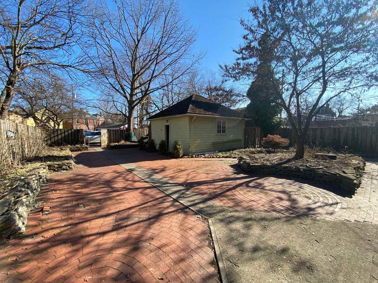 2086 Iuka Ave - Photo 3 of 20