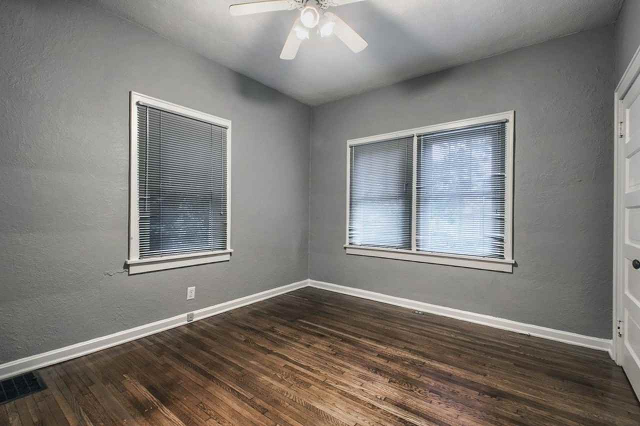 2091 Summit St - Photo 5 of 50