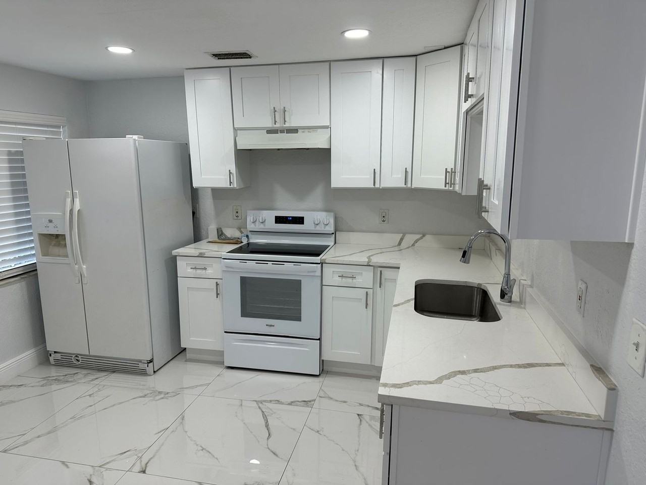1710 S Washington Ave - Photo 3 of 21