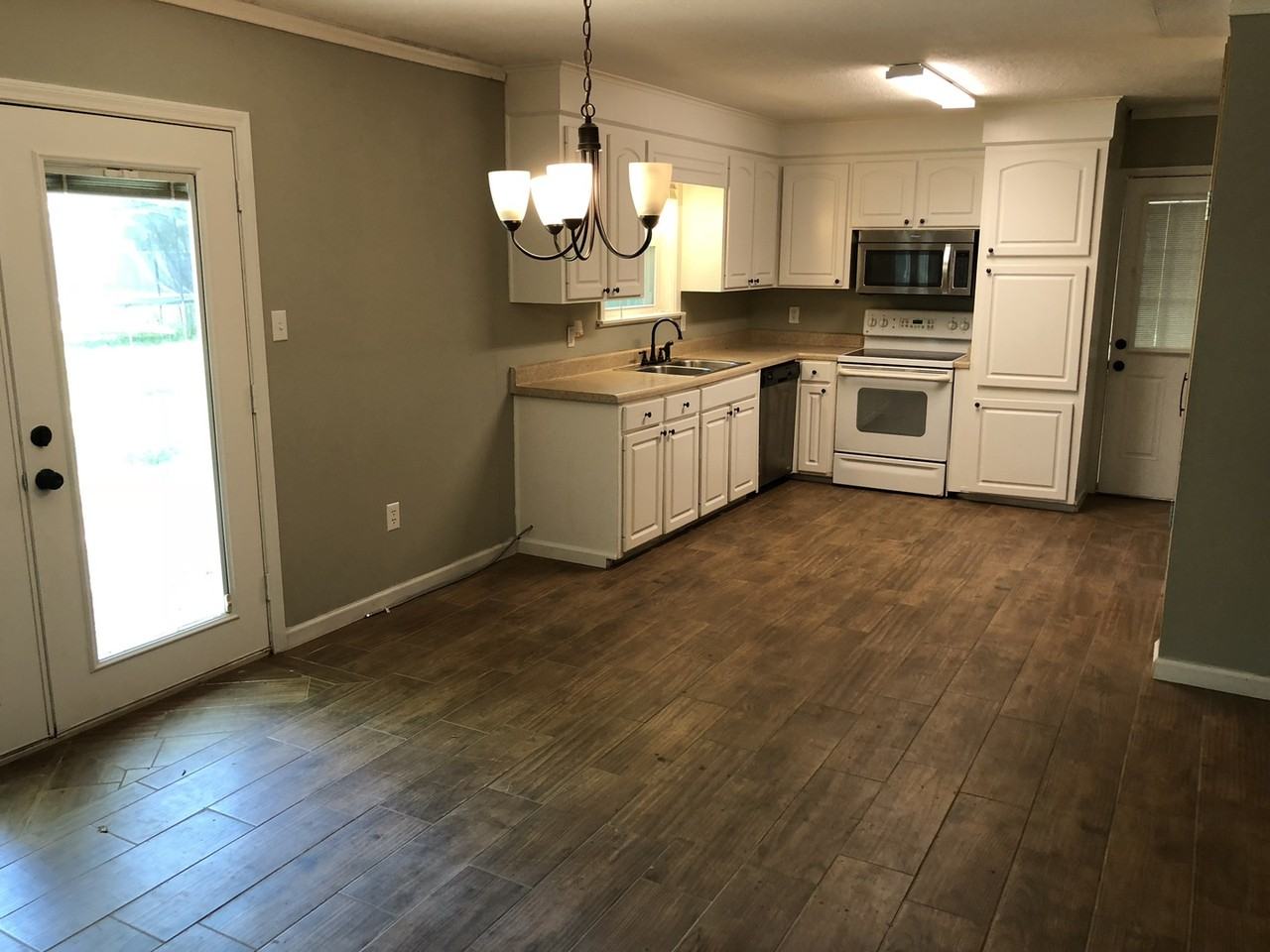 157 Mackey Dr - Photo 2 of 15
