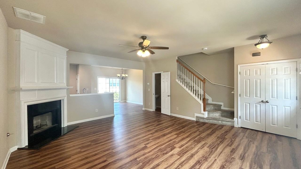 933 Prestwyck Ct - Photo 5 of 24