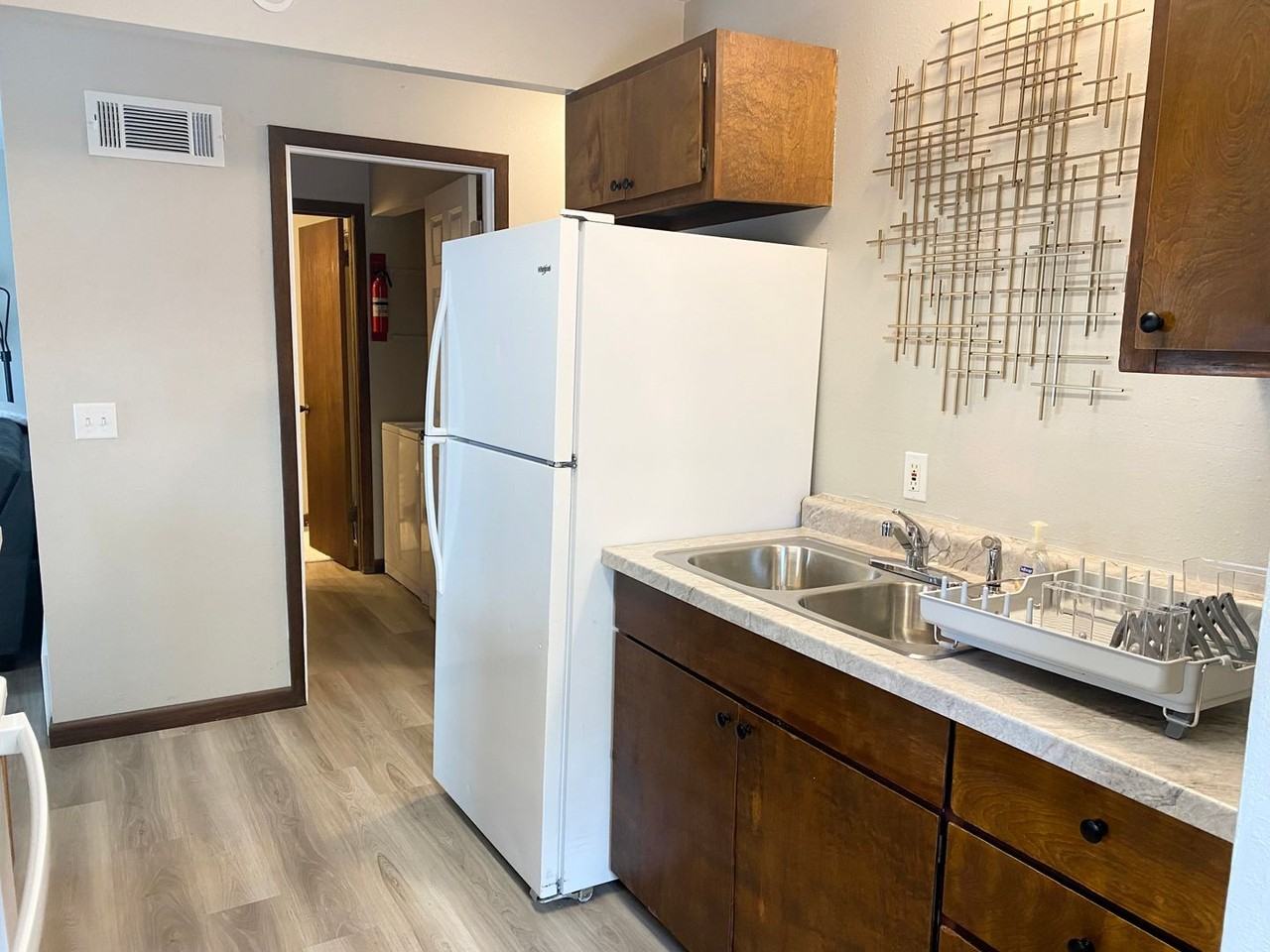 437 N Stewart St - Photo 2 of 12