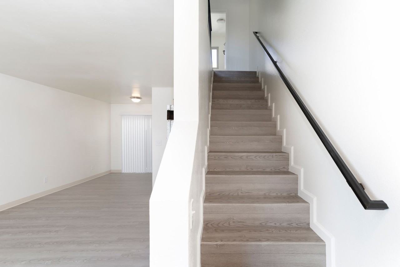 10th Street Apartments - Photo 3 of 17