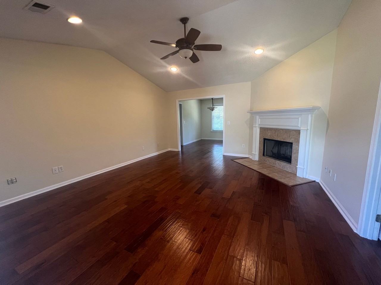14163 River Point Cir - Photo 5 of 34
