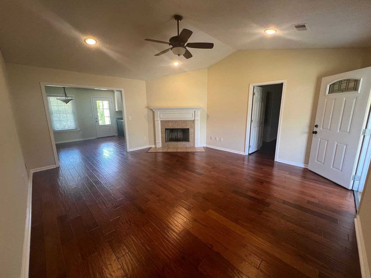 14163 River Point Cir - Photo 6 of 34