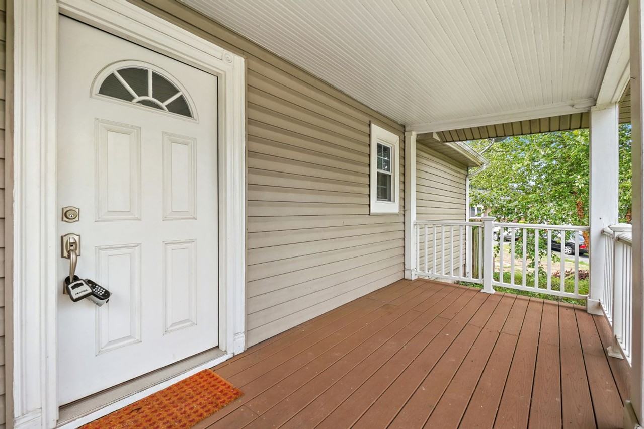 5923 Roanoke Ave - Photo 3 of 30