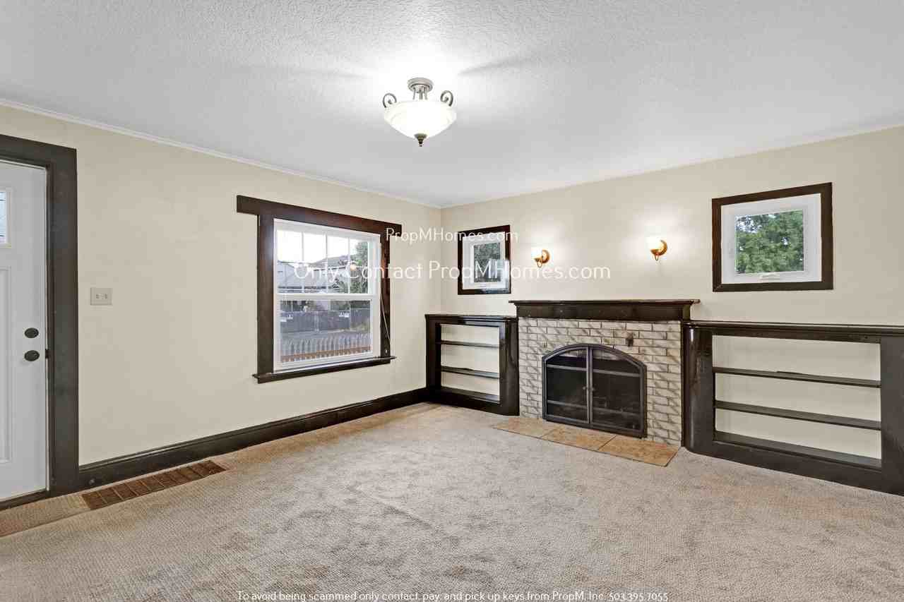 811 Ne 92nd Ave - Photo 3 of 27