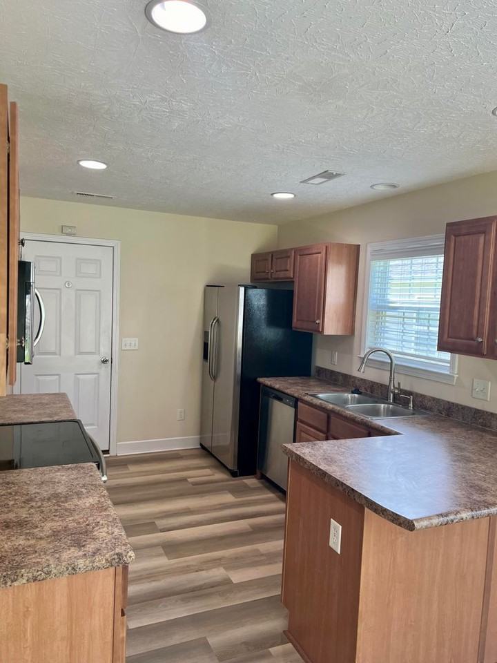 824 Rolling Pines Loop Rd Ne - Photo 3 of 15