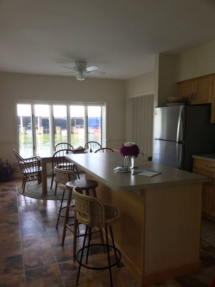 407 S Main St - Photo 3 of 11