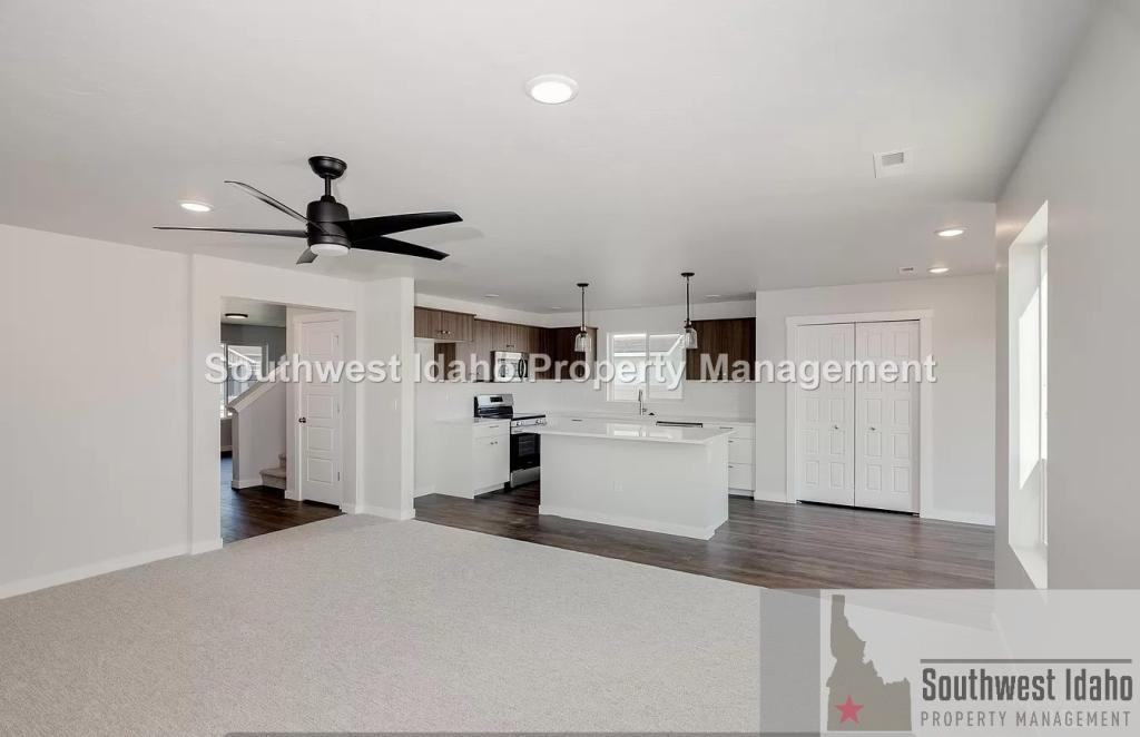 8140 E Sunray Dr - Photo 5 of 23