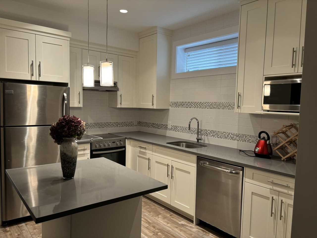 3408 Hastings Street - Photo 3 of 9