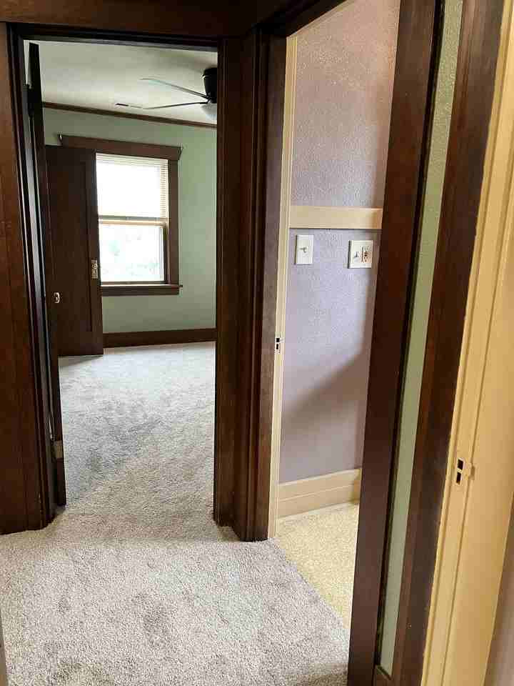 1112 N Beech St - Photo 2 of 31