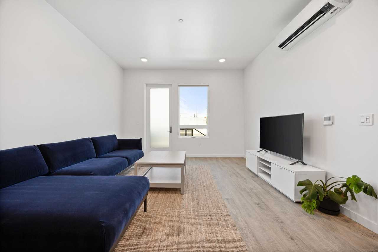 918 20th Street - Photo 6 of 19