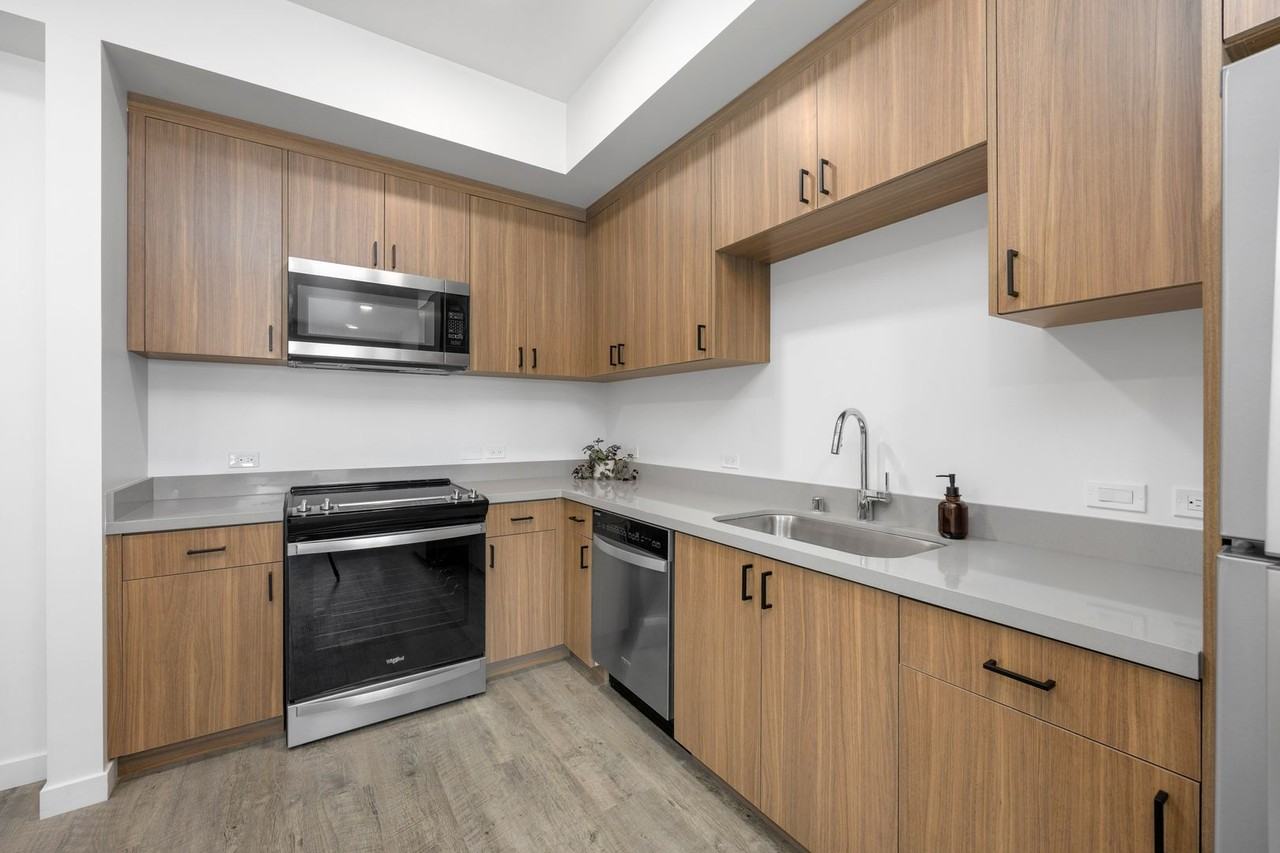 918 20th Street - Photo 4 of 19