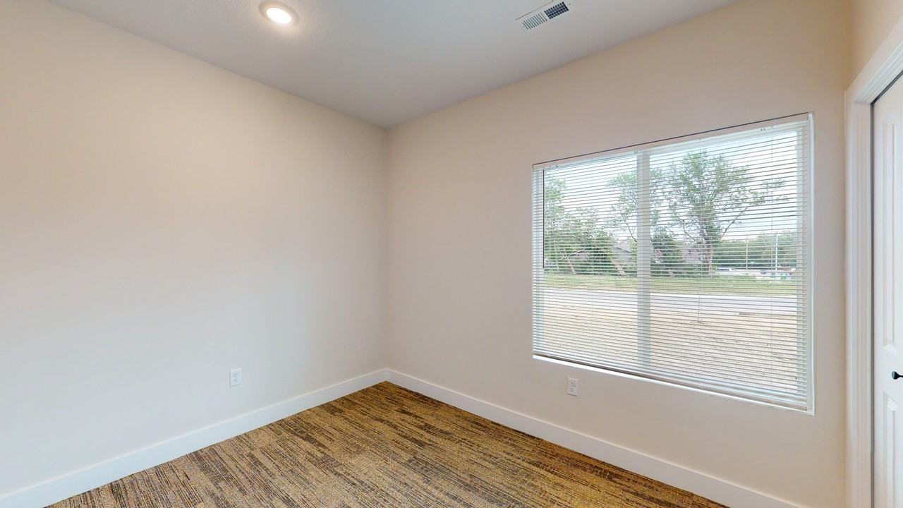 1137 N Broadview St #1 - Photo 3 of 38