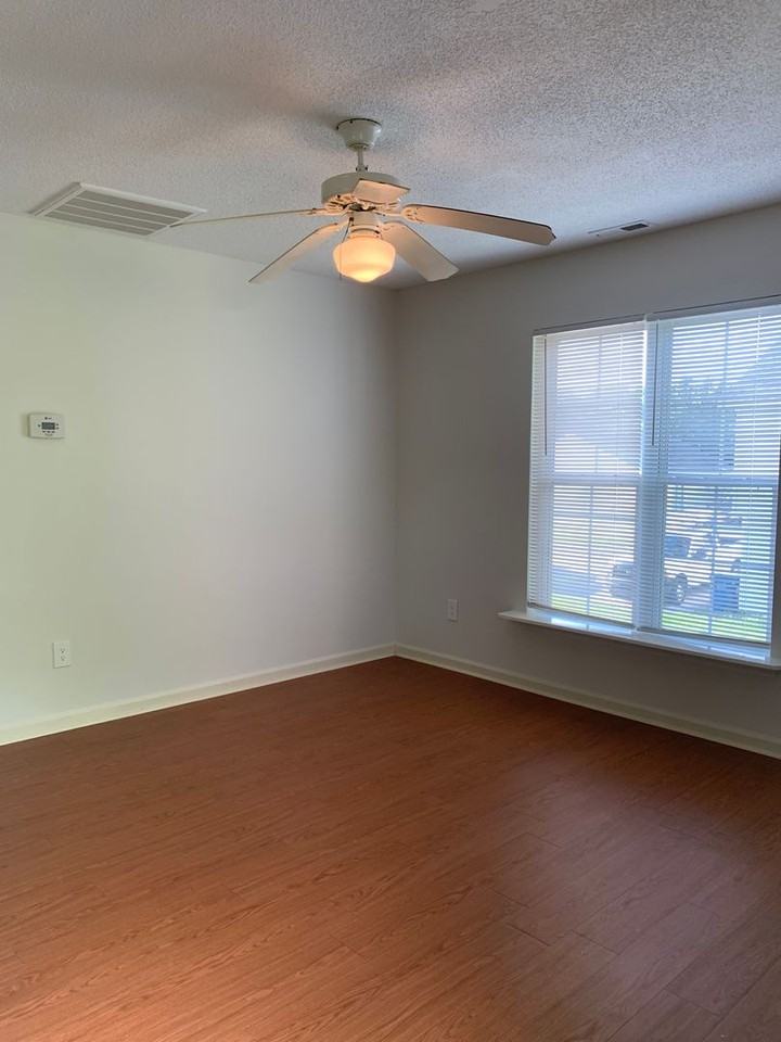 408 Wallington Rd - Photo 4 of 15
