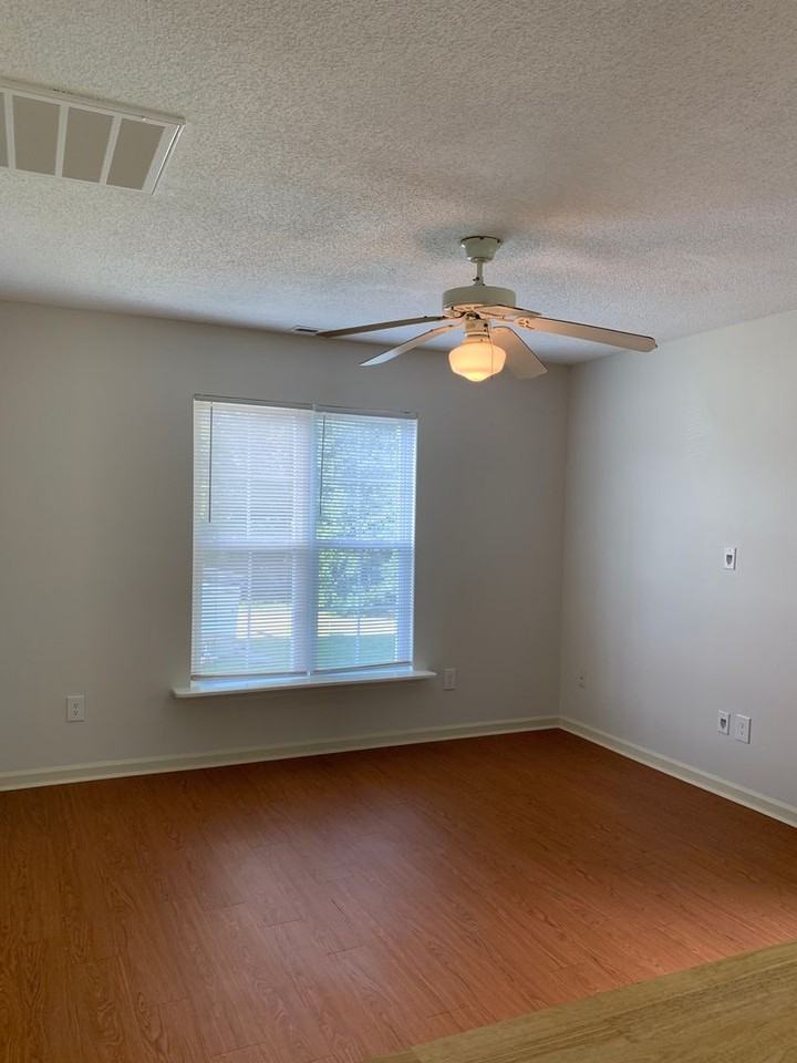 408 Wallington Rd - Photo 5 of 15
