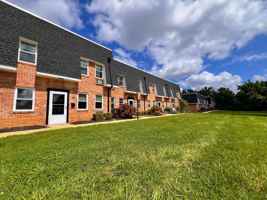 featured image of 100 Willow Bend Ct