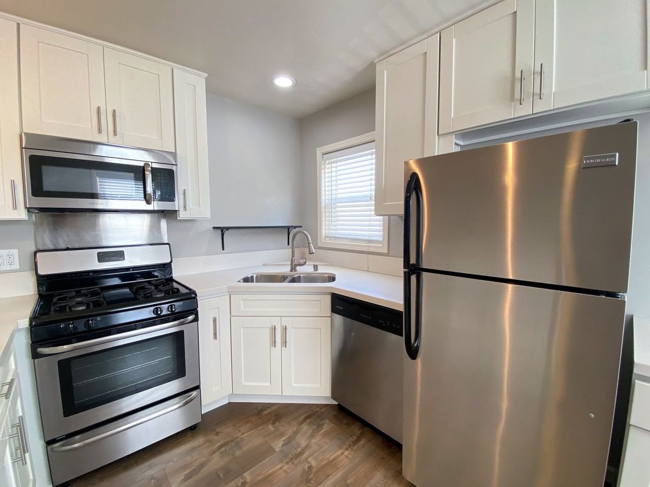 4426-4430 Oregon St - Photo 5 of 19