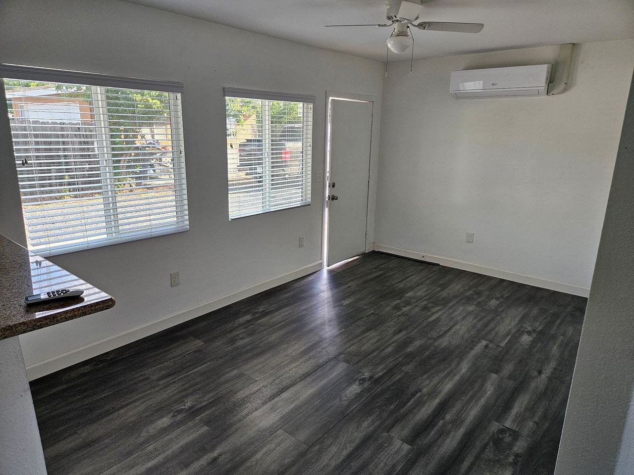 744 Park Pl - Photo 6 of 10