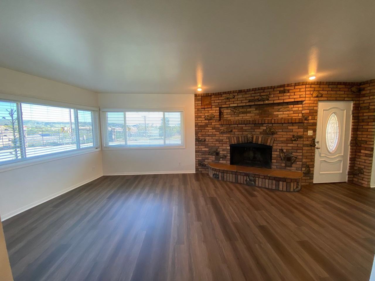 106 Myrtlewood Dr - Photo 3 of 12