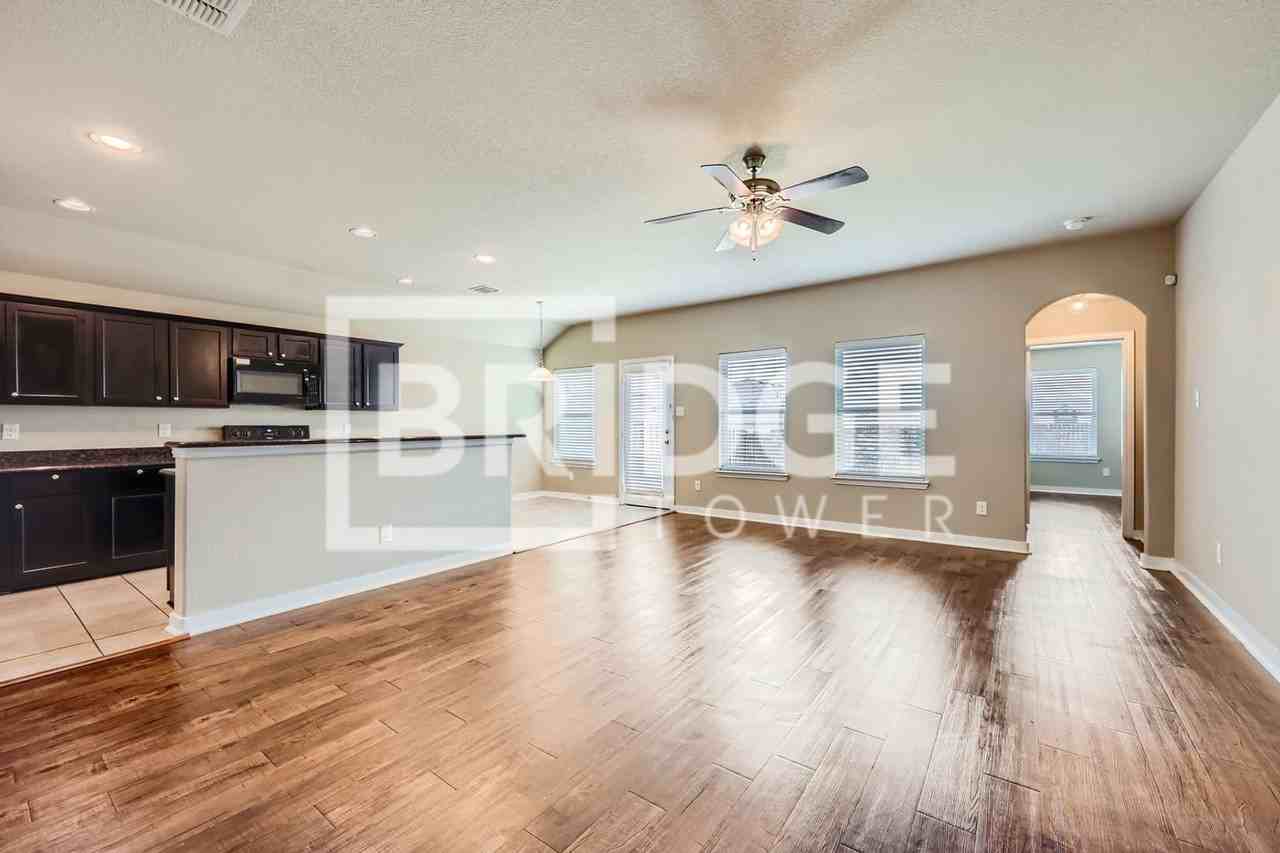 3613 Cayman Dr - Photo 2 of 18