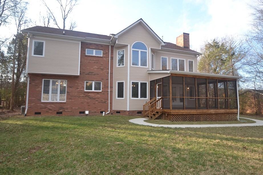 5610 Ballantyne Commons Pkwy - Photo 2 of 11