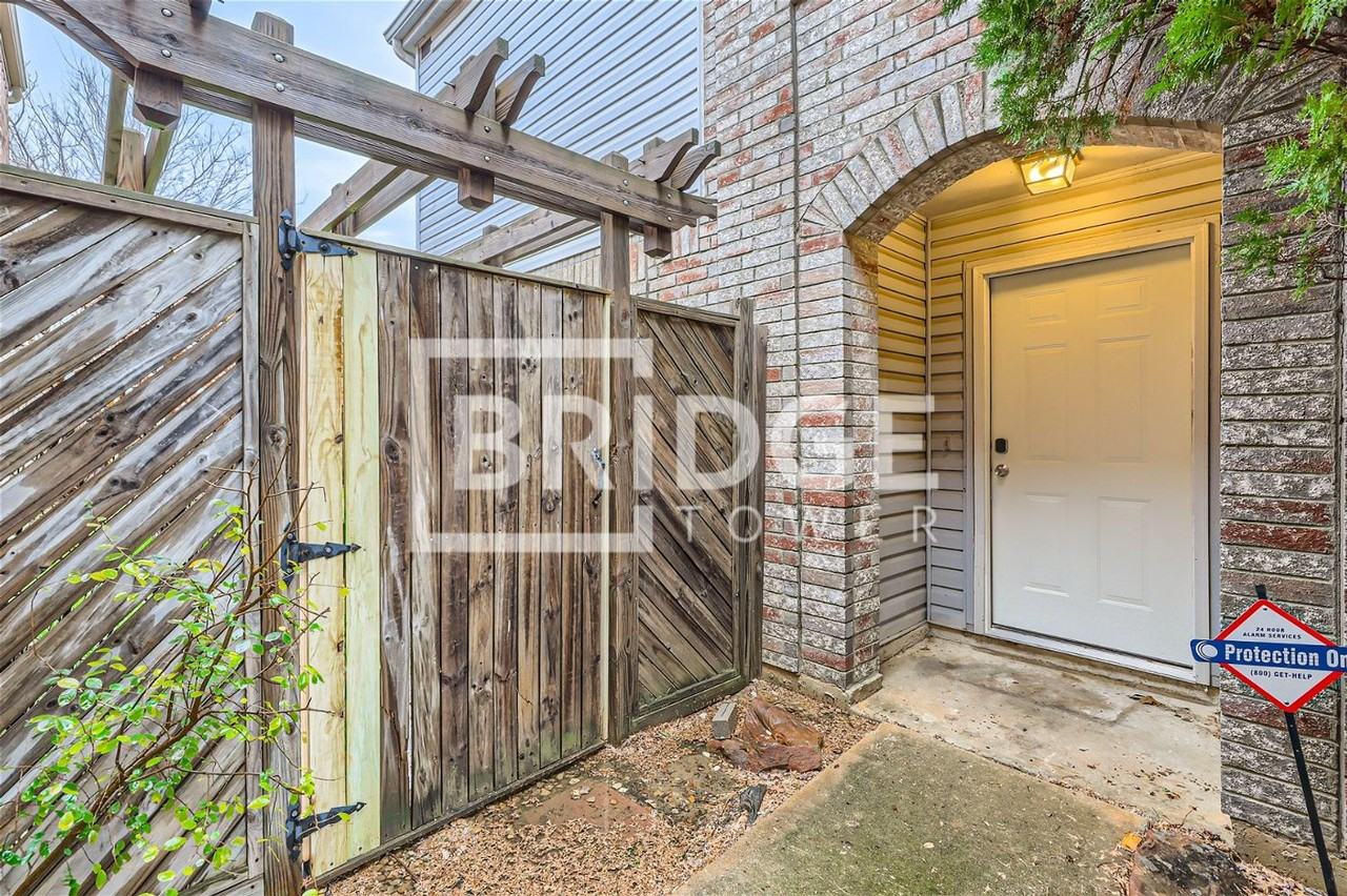 2042 Cardinal Ln - Photo 2 of 17