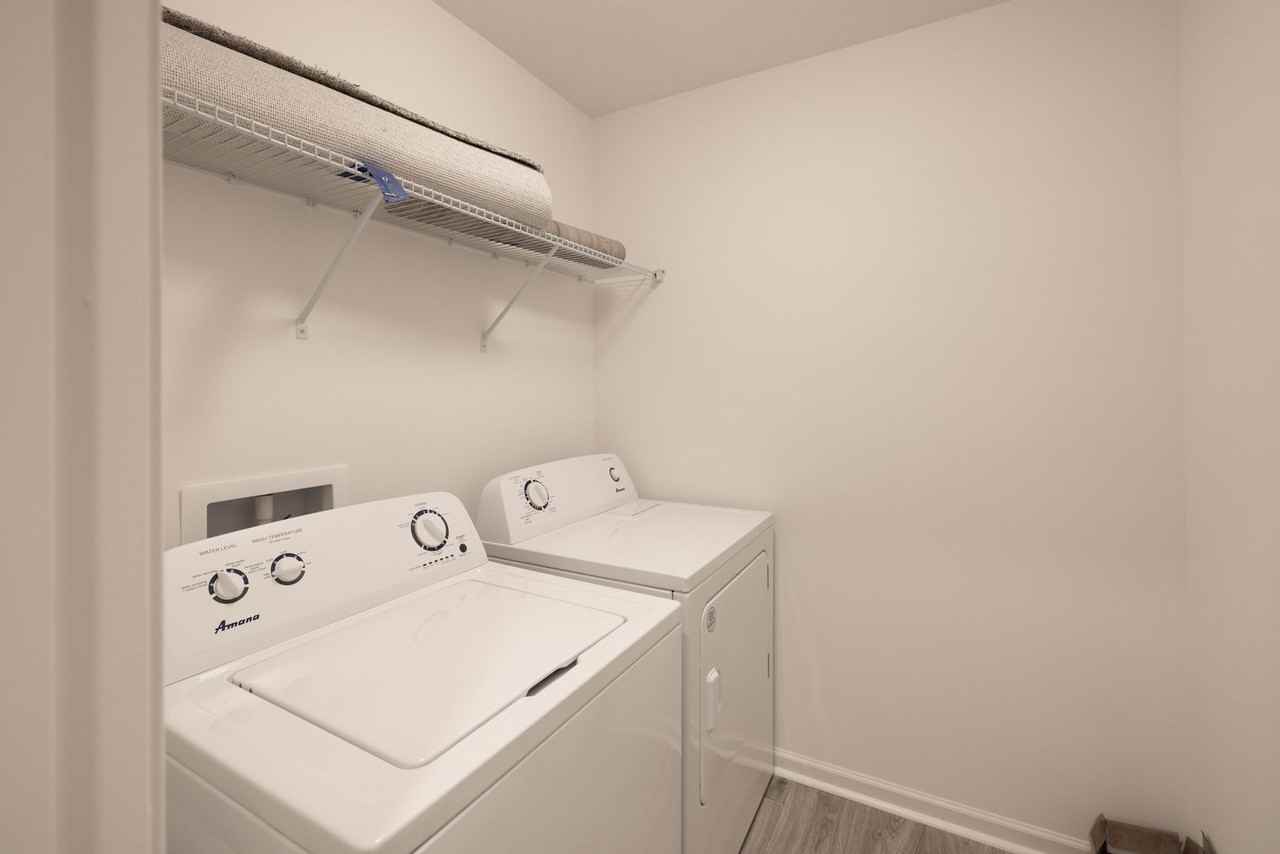 547 Elizabeth Ave - Photo 6 of 15
