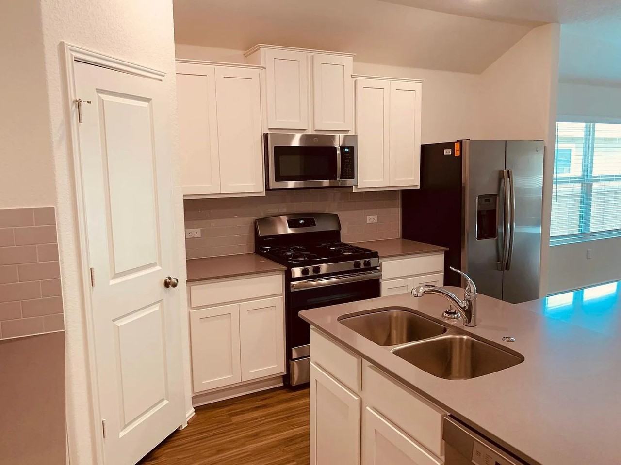 6905 Colorado Bluffs Rd - Photo 3 of 14