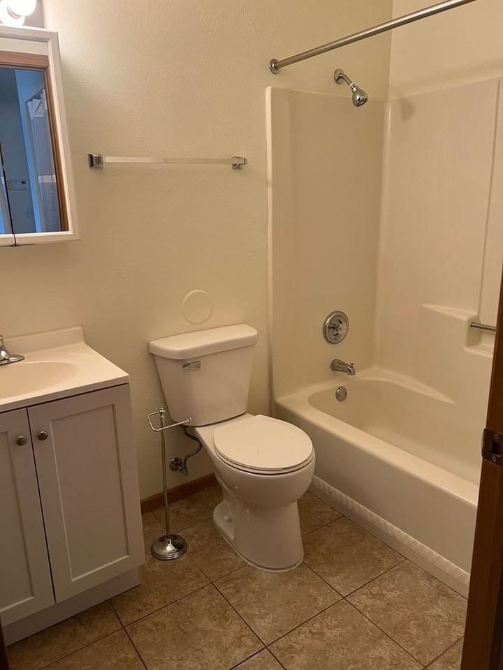 400 Monitor Street - Photo 7 of 15