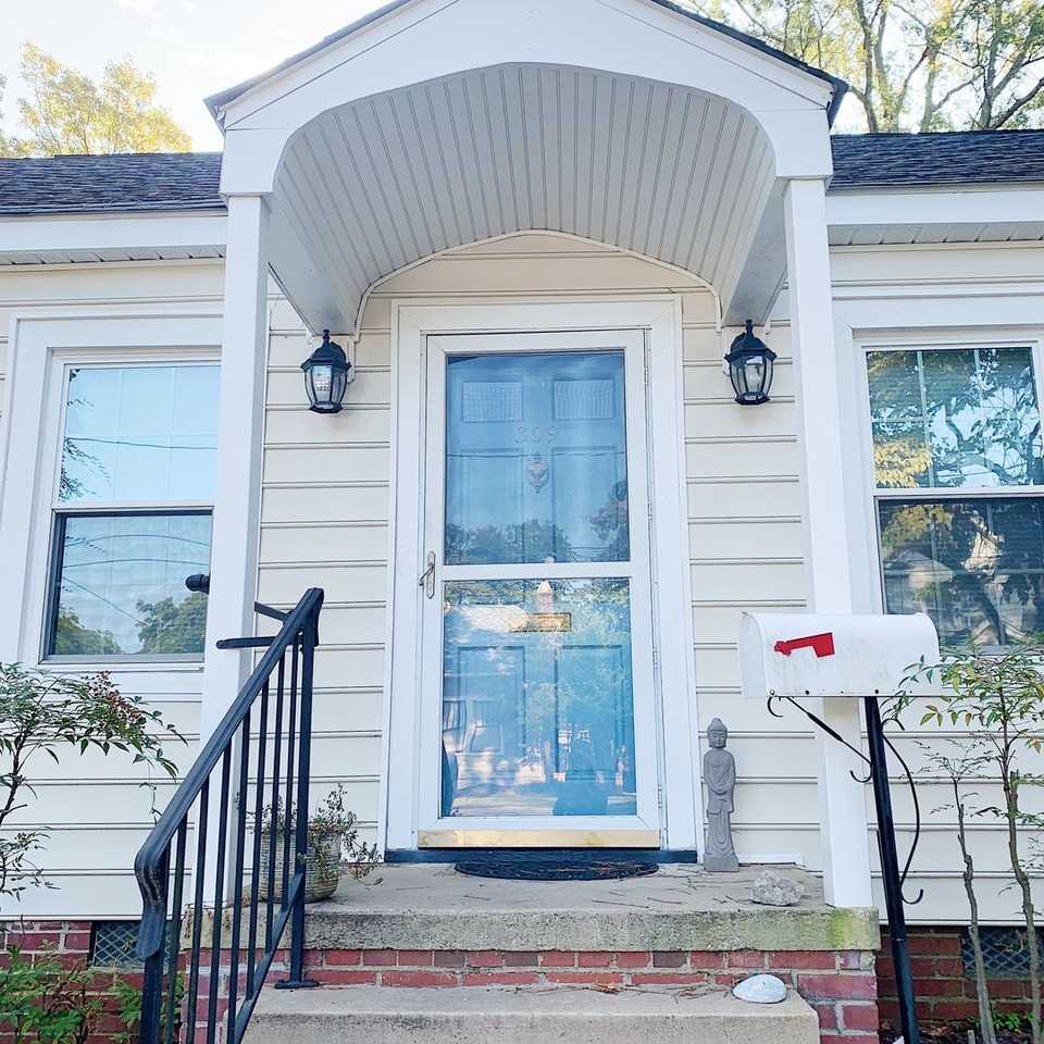 309 S Meade St - Photo 3 of 22