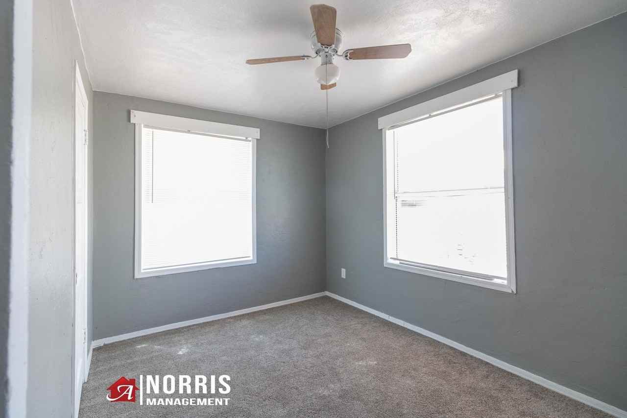 313 N Cameron Ave - Photo 3 of 4