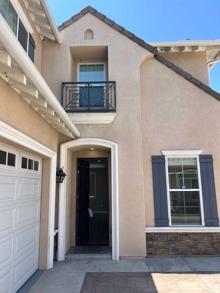 11034 Basye St - Photo 3 of 25